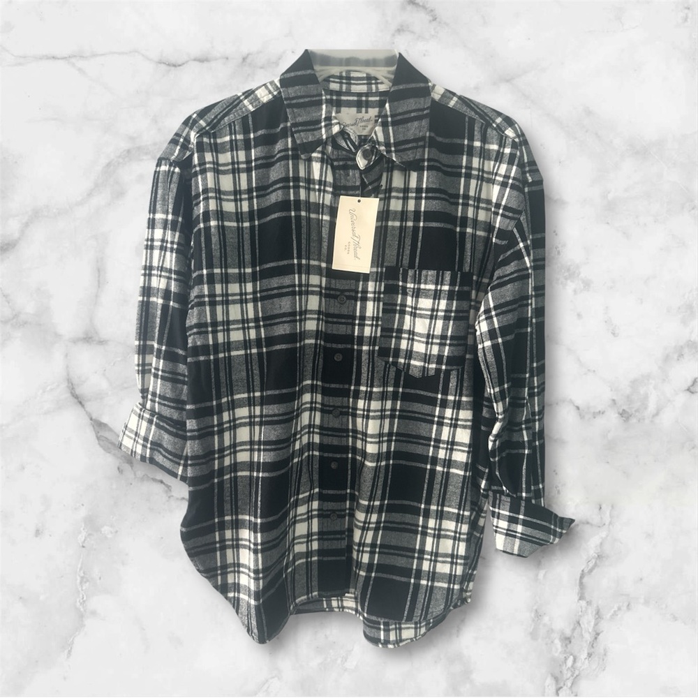 Universal Threads Black and White Plaid Button Down Long Sleeve Shirt NWT